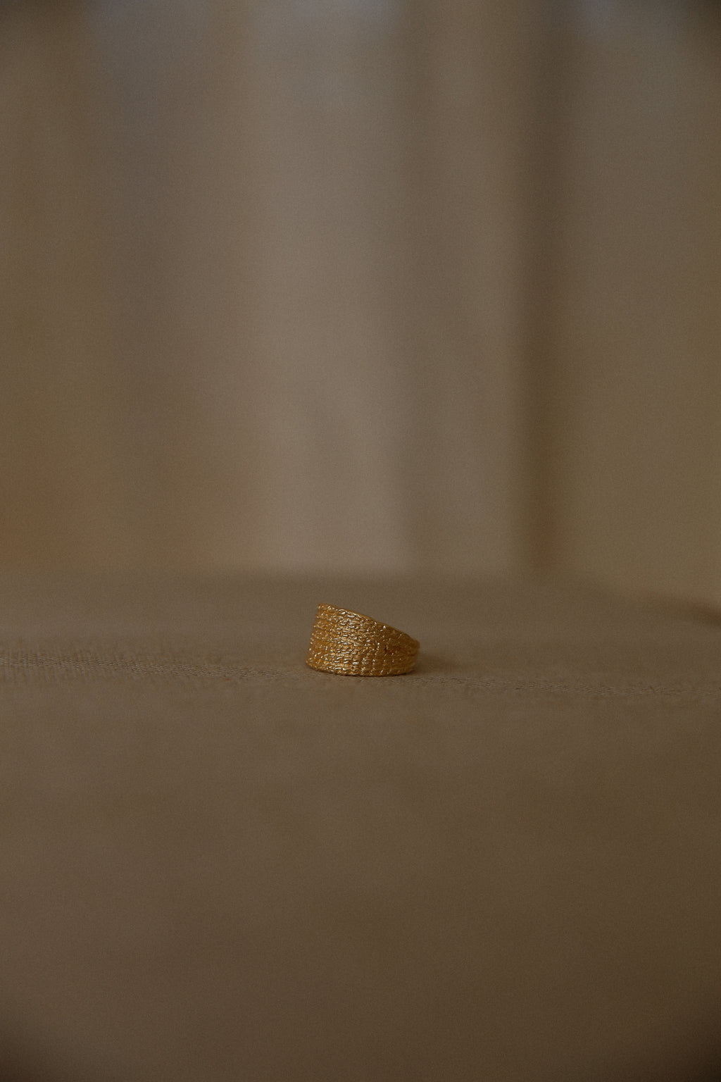 Ring Dare to live Goud